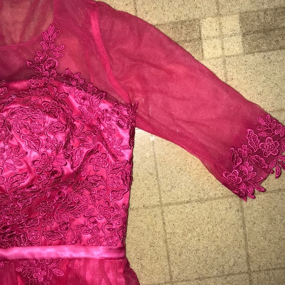 Beautiful formal pink dress with floral design - Picture 2 of 3